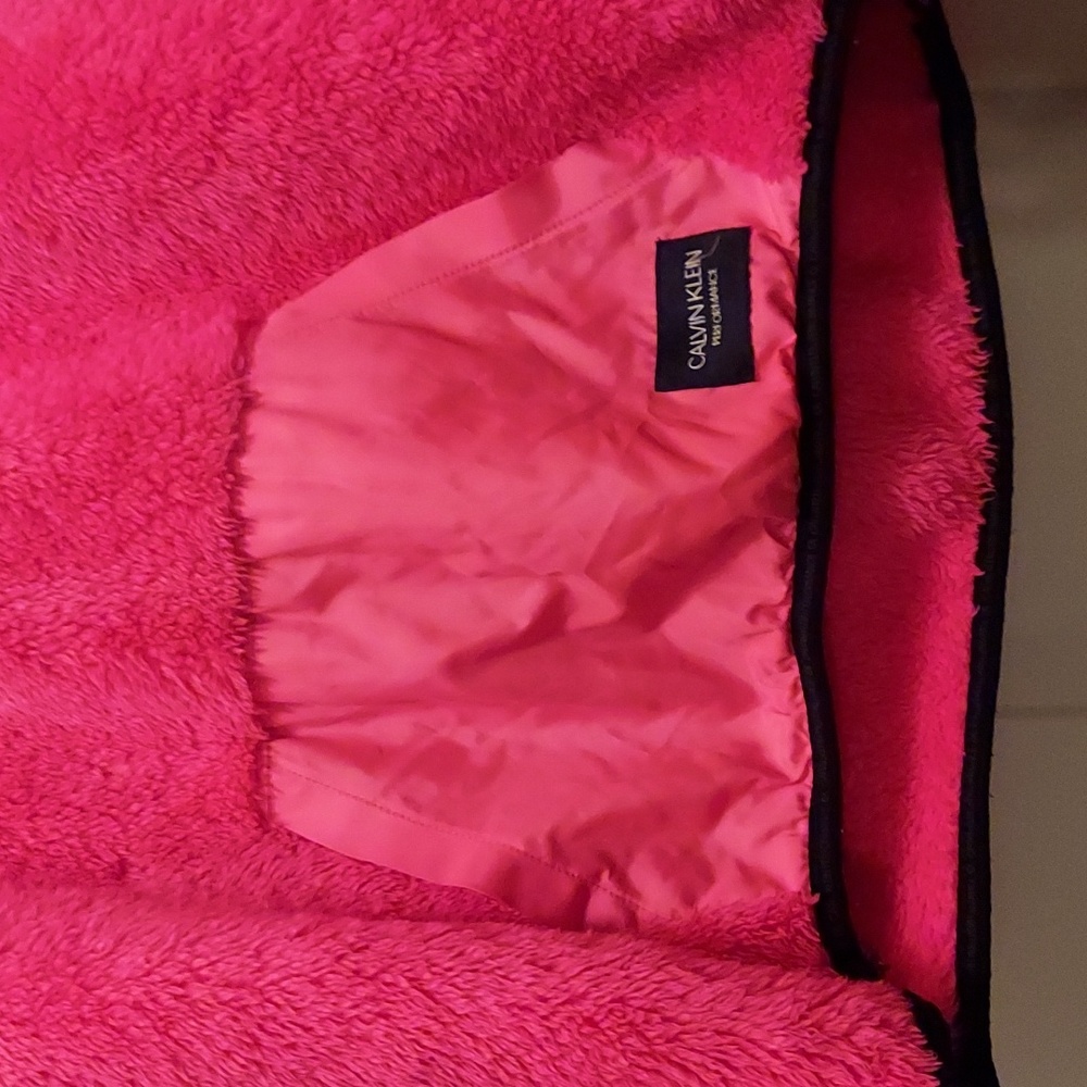 Girl's Calvin Klein Performance pullover - Picture 2 of 9